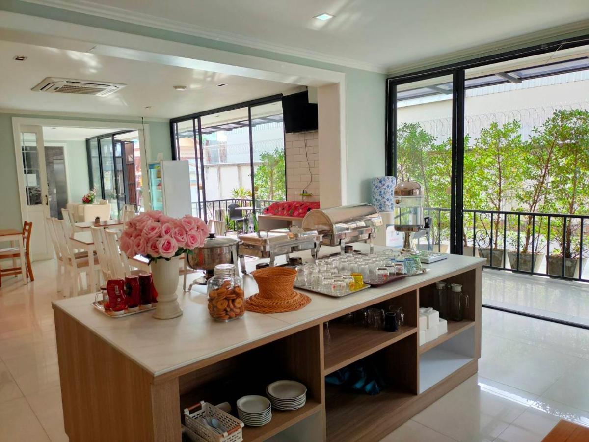 168 Studio Hotel Ubon Ratchathani Exterior photo