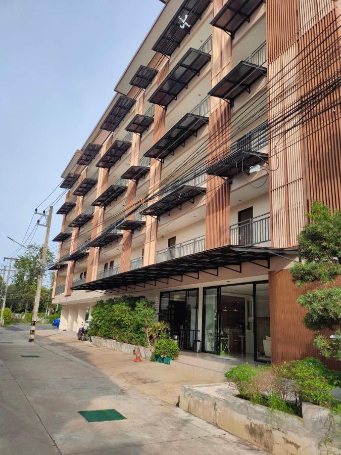168 Studio Hotel Ubon Ratchathani Exterior photo