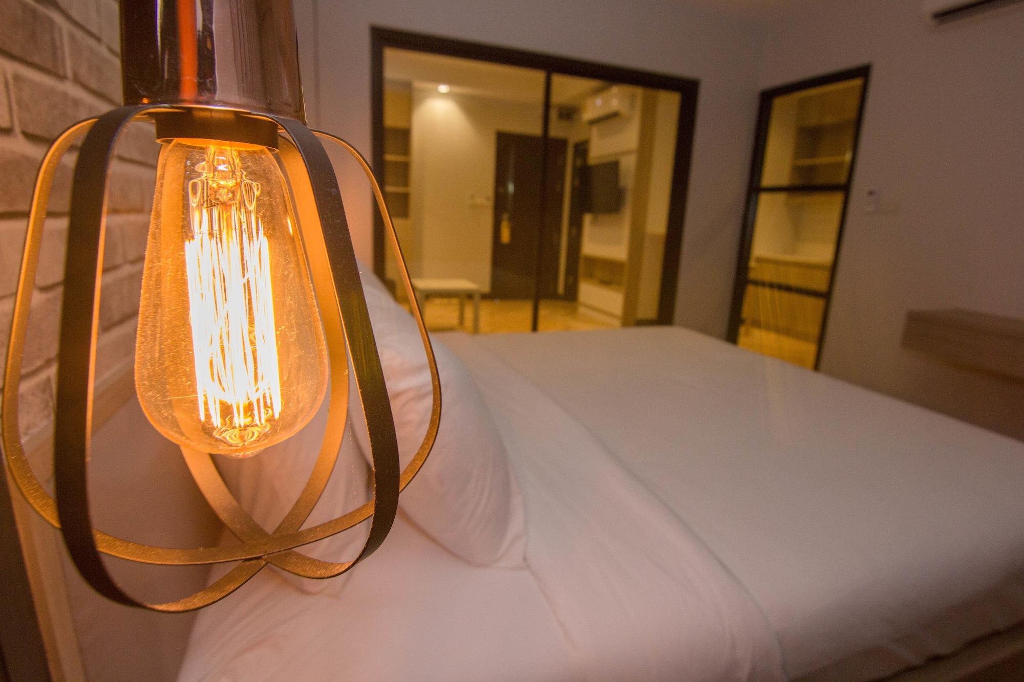 168 Studio Hotel Ubon Ratchathani Exterior photo