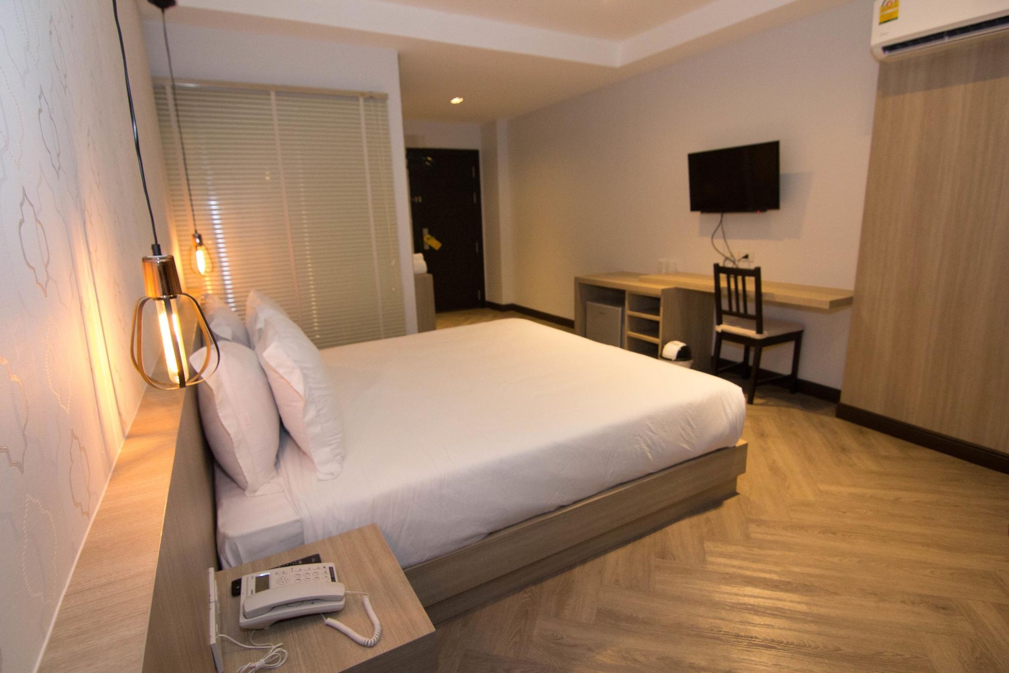 168 Studio Hotel Ubon Ratchathani Exterior photo