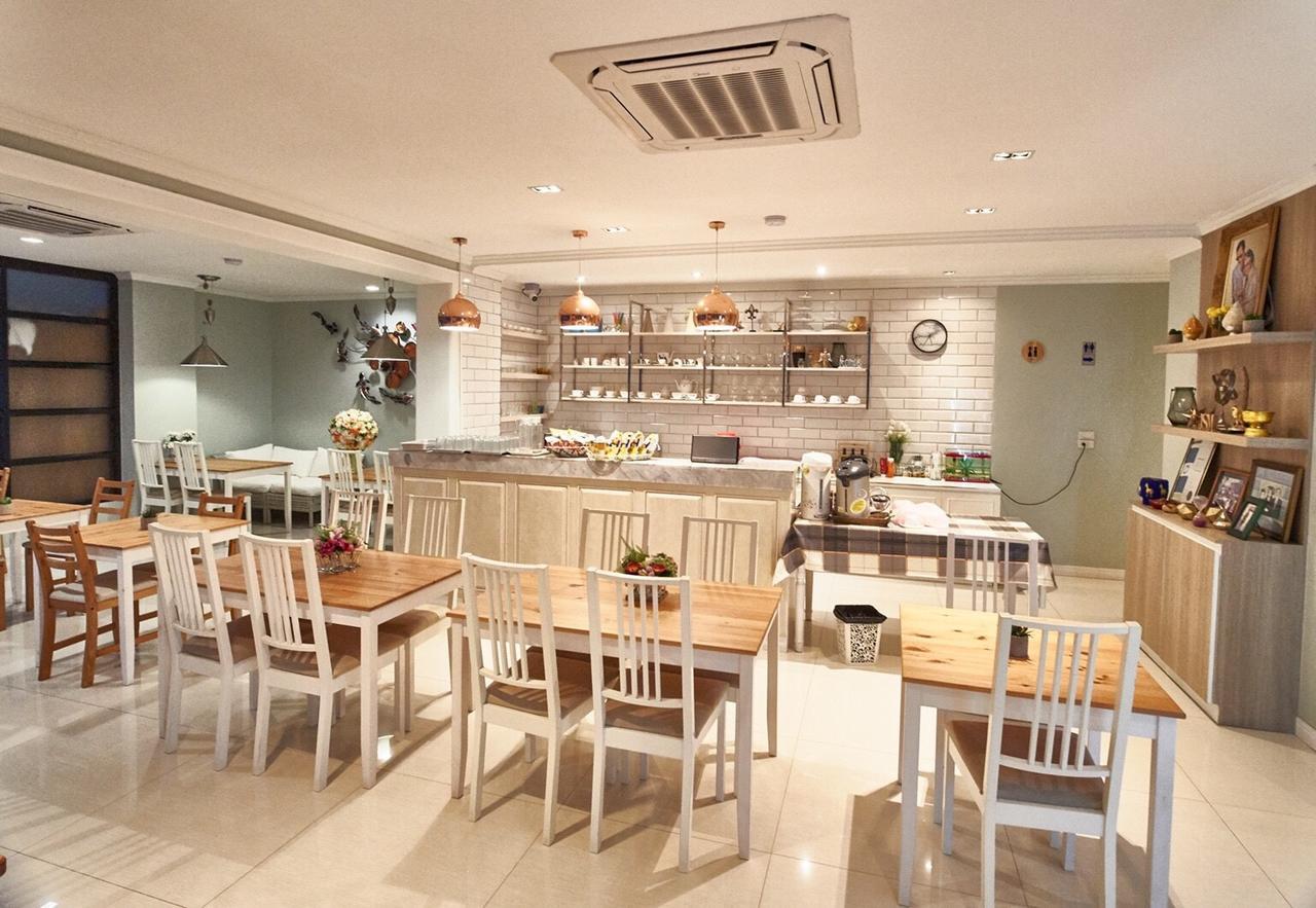 168 Studio Hotel Ubon Ratchathani Exterior photo